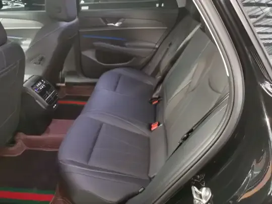 Volkswagen Passat 2026 (2100 км)