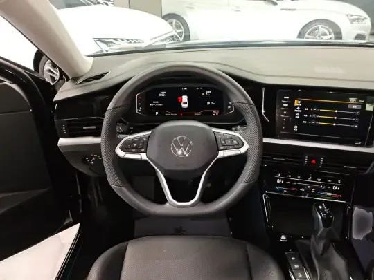 Volkswagen Passat 2026 (13300 км)