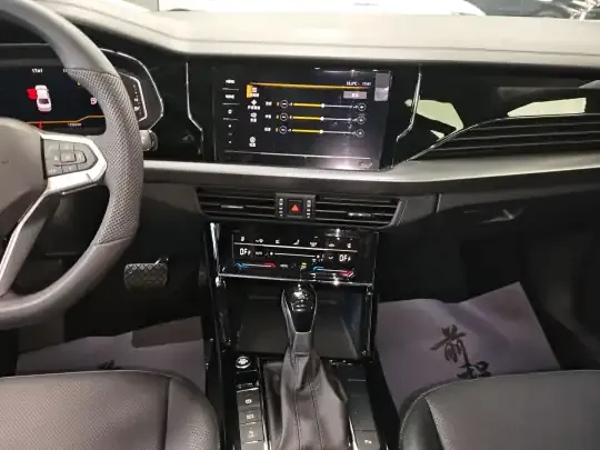 Volkswagen Passat 2026 (13300 км)