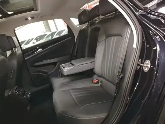 Volkswagen Passat 2026 (13300 км)