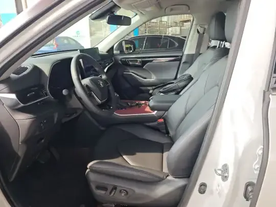 Toyota Highlander 2026 (8500 км)