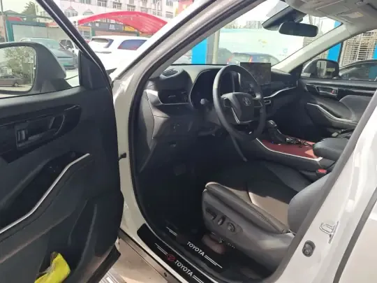 Toyota Highlander 2026 (8500 км)