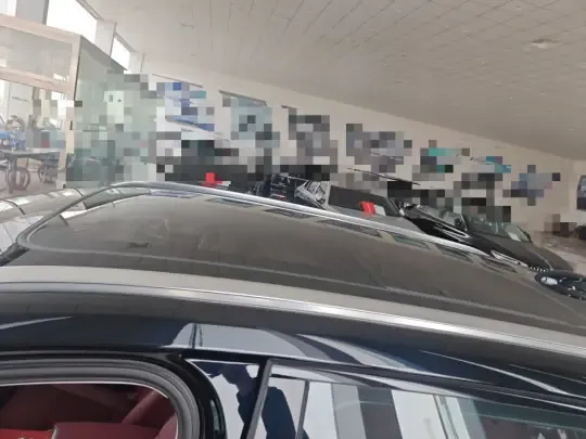Hongqi HS3 PHEV 2025 (8300 км)