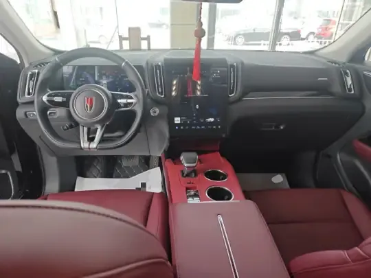 Hongqi HS3 PHEV 2025 (8300 км)