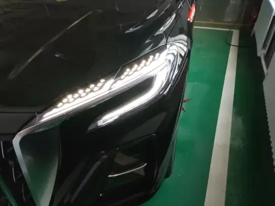 Hongqi HS3 PHEV 2025 (5200 км)