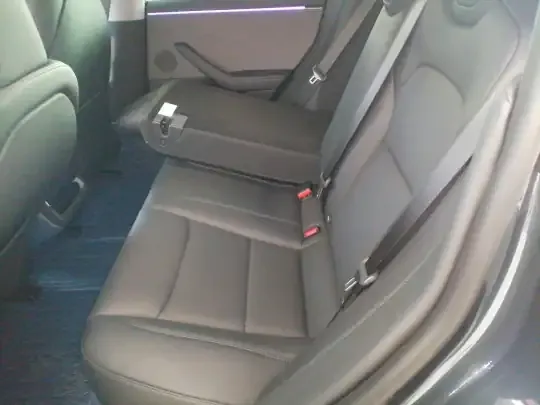 Tesla Model 3 2025 (15900 км)