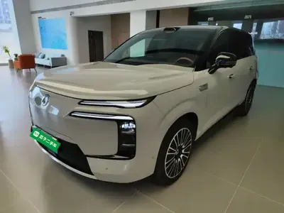 Denza N8L 2025 (4300 км)
