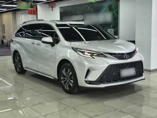 Toyota Granvia 2026 (6200 км)
