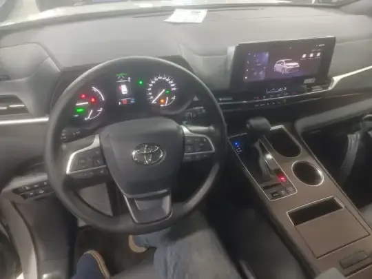 Toyota Granvia 2026 (100 км)