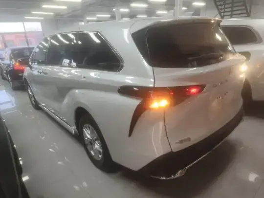 Toyota Granvia 2026 (100 км)
