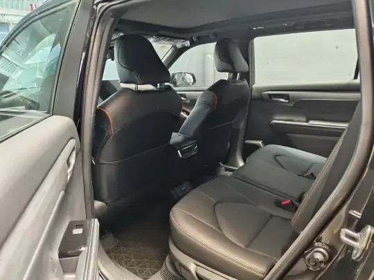 Toyota Crown Kluger 2026 (300 км)