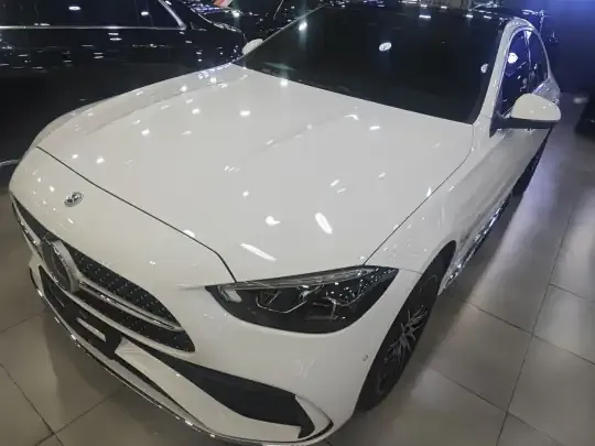 Mercedes-Benz C-Class 2026 (14100 км)