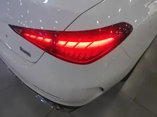 Mercedes-Benz C-Class 2026 (14100 км)