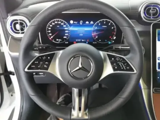 Mercedes-Benz GLC 2026 (2400 км)