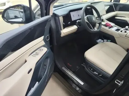 BYD Xia 2026 (2300 км)
