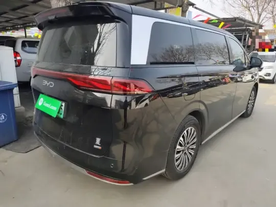 BYD Xia 2026 (2300 км)
