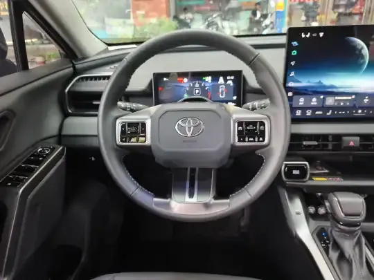 Toyota RAV4 2026 (3500 км)