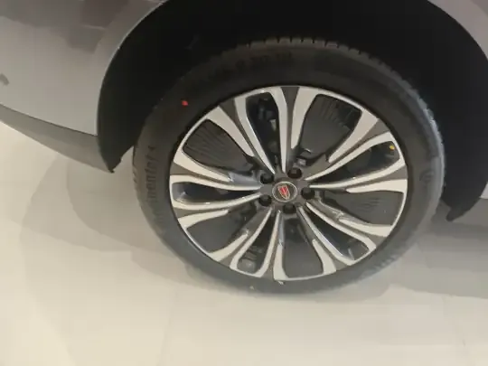 Hongqi HS6 PHEV 2026 (400 км)