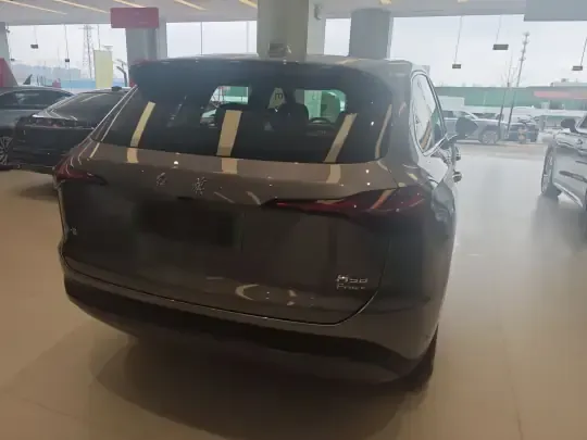 Hongqi HS6 PHEV 2026 (400 км)