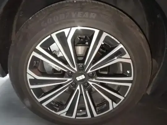 Geely Galaxy Xingjian 7 EM-i 2026 (6200 км)