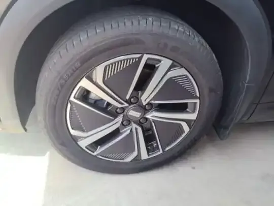 Geely Galaxy Xingjian 7 EM-i 2026 (5100 км)