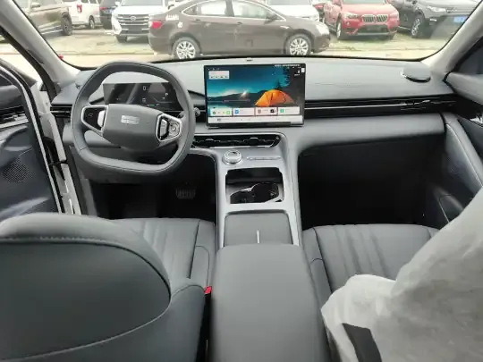 Geely Galaxy E5 2024 (1400 км)