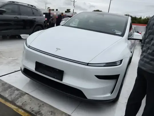 Tesla Model Y 2026 (100 км)