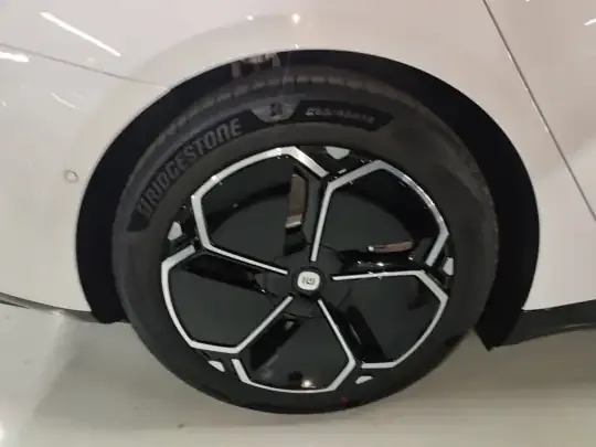 Xiaomi Auto SU7 2026 (100 км)