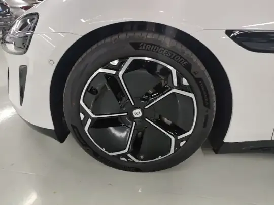 Xiaomi Auto SU7 2026 (100 км)