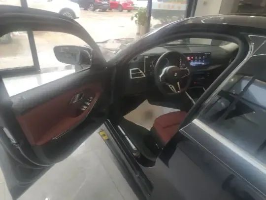 BMW 3 Series 2026 (300 км)