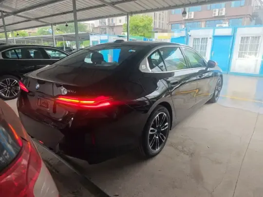 BMW 5 Series 2026 (100 км)