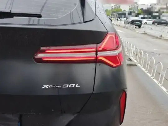 BMW X3 2026 (9900 км)