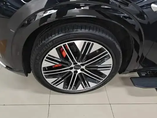 Zeekr 8X 2026 (300 км)