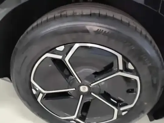 Xiaomi Auto YU7 2026 (100 км)